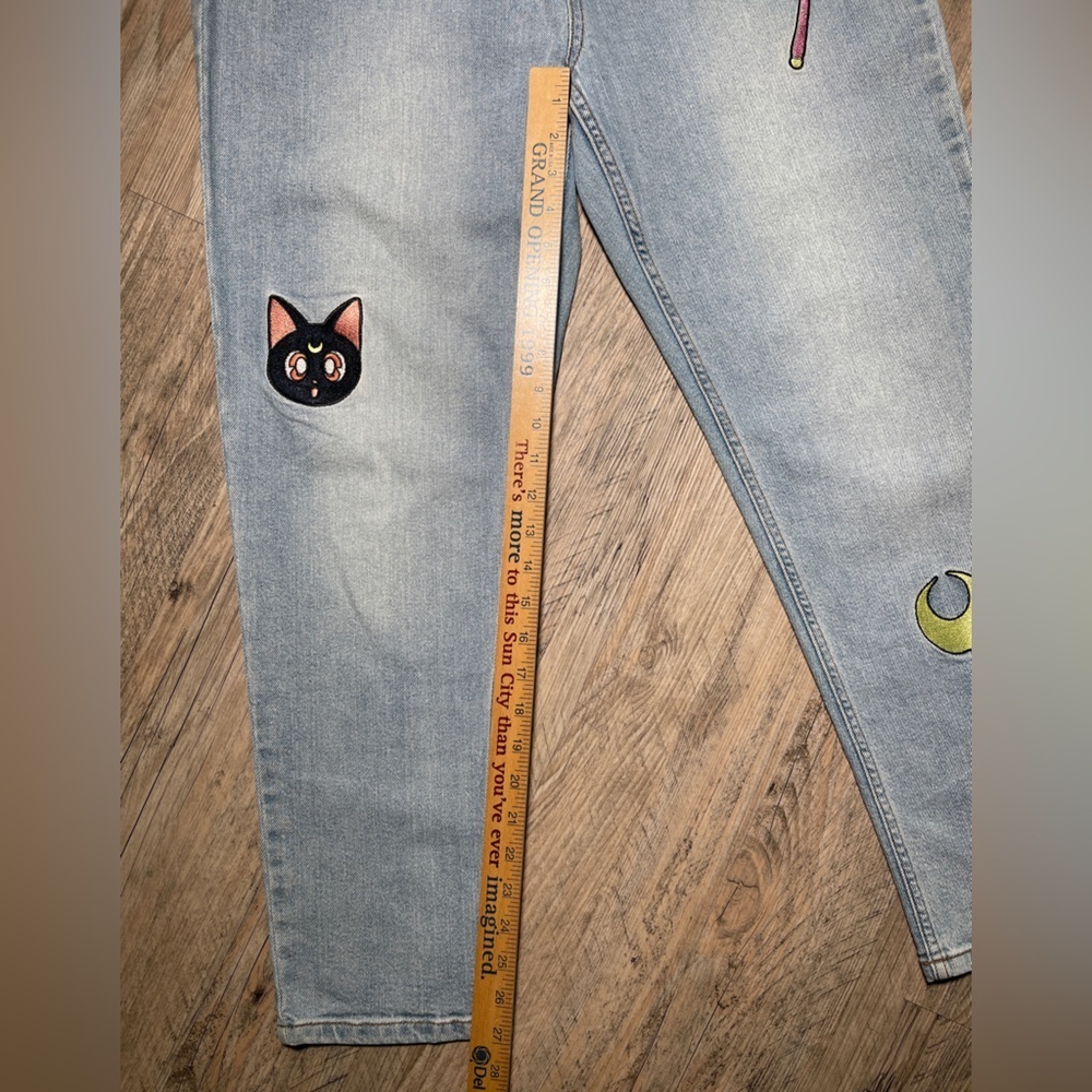 Sailor Moon Mom Jeans  Size: 11 - Picture 9 of 9